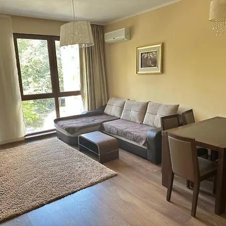 Golden Line Appartement *