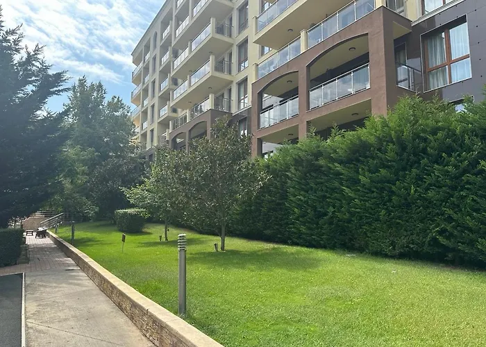 Апартамент Golden Line *